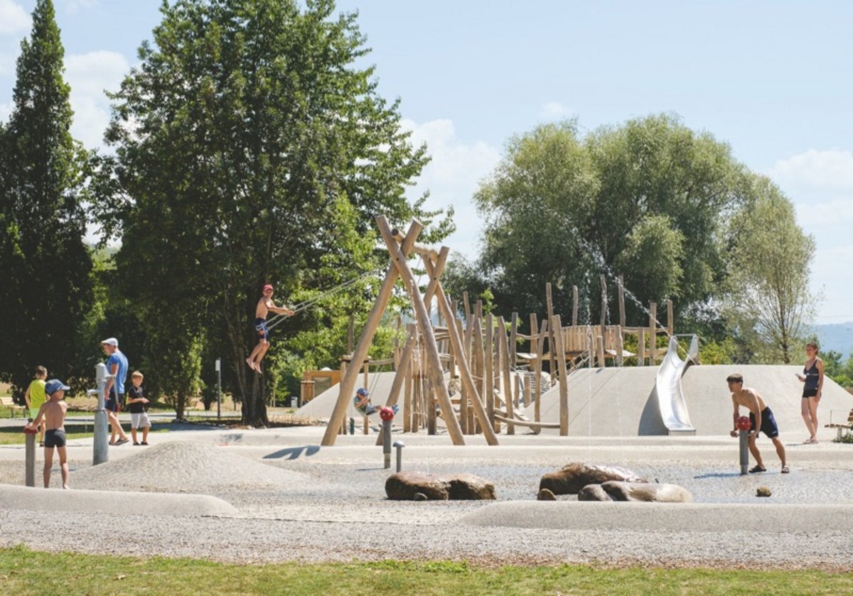 Gemeinsamer Nachmittag auf dem Wasserspielplatz am Gifizsee (Offenburg)